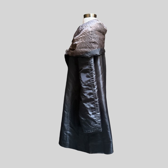 UBU Reversible Iridescent Raincoat - Picture 9 of 11